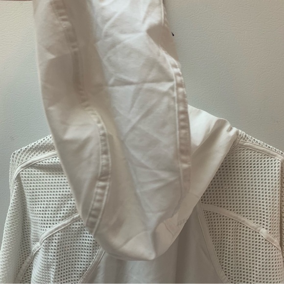 Lululemon Catch a Breeze Pullover  White - Picture 10 of 16